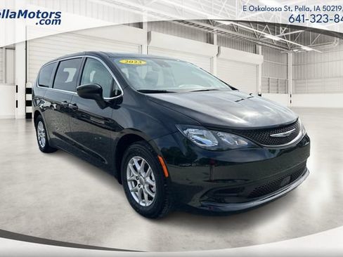 Used 2023 Chrysler Voyager LX FWD image 1