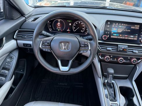 Used 2018 Honda Accord EX image 16