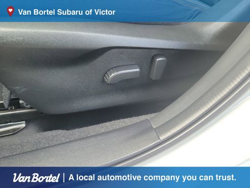 Used 2023 Subaru Crosstrek 2.0i Premium image 15