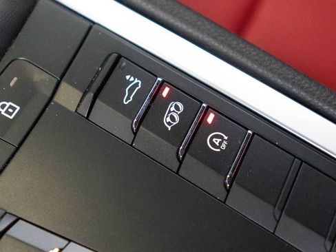 Certified 2025 Porsche 718 Cayman image 24