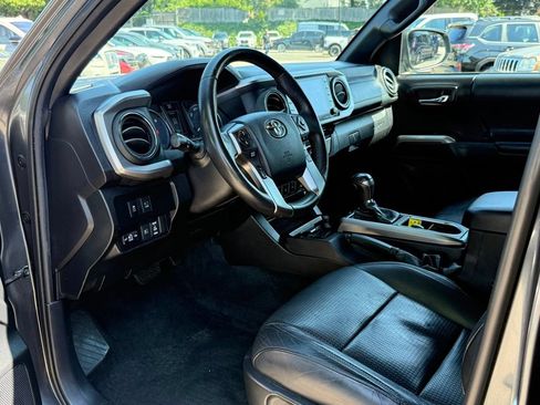 Used 2021 Toyota Tacoma Limited w/ Nightshade Package AWD/4WD image 27