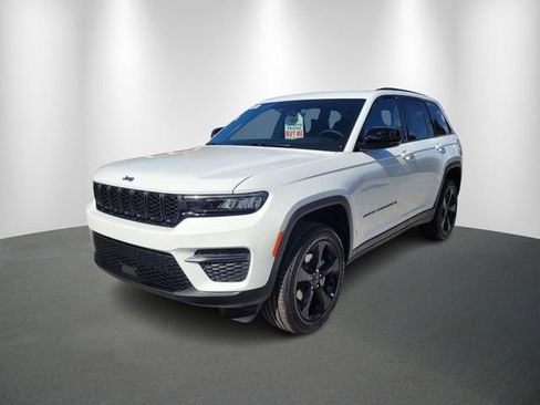 New 2025 Jeep Grand Cherokee Altitude RWD image 2