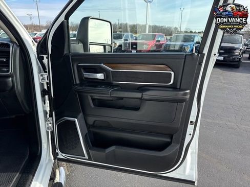Used 2024 RAM 2500 Laramie AWD/4WD image 34