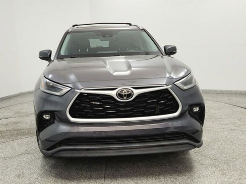 Used 2021 Toyota Highlander XLE FWD image 8