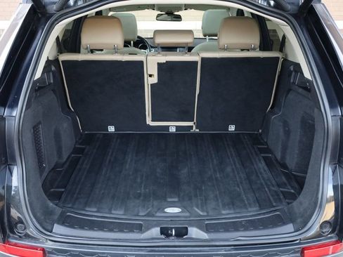 Used 2018 Land Rover Discovery Sport HSE image 13