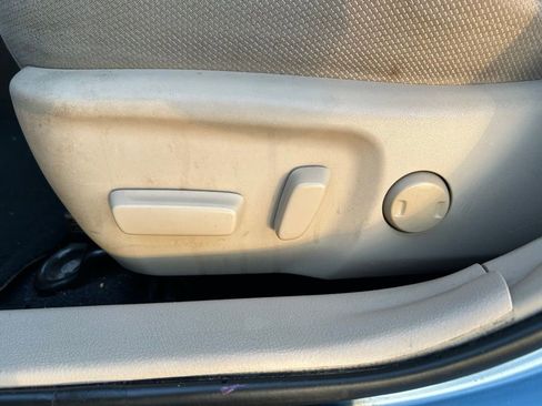 Used 2012 Toyota Camry LE FWD image 16