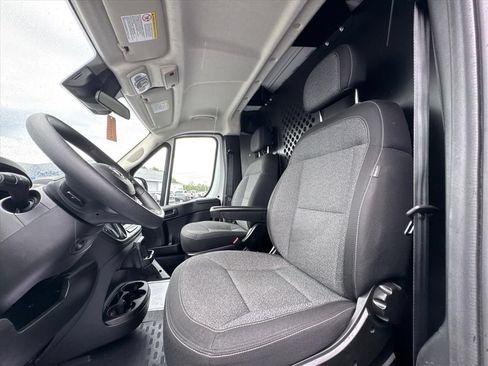 Used 2025 RAM ProMaster 2500 w/ U-Haul Equipment Group FWD image 15