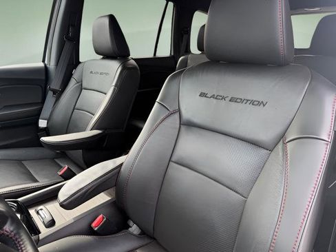 Used 2022 Honda Pilot Black Edition image 17