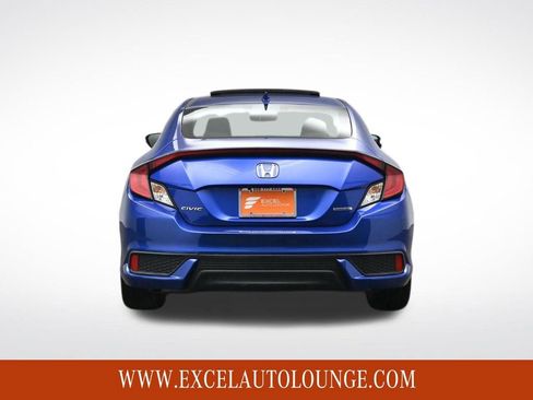 Used 2019 Honda Civic Touring image 5