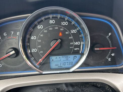 Used 2013 Toyota RAV4 Limited AWD/4WD image 19