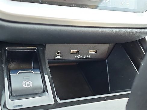 Used 2022 Subaru Outback Premium image 23