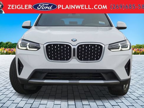 Used 2025 BMW X4 xDrive30i w/ Premium Essential Package AWD/4WD image 8