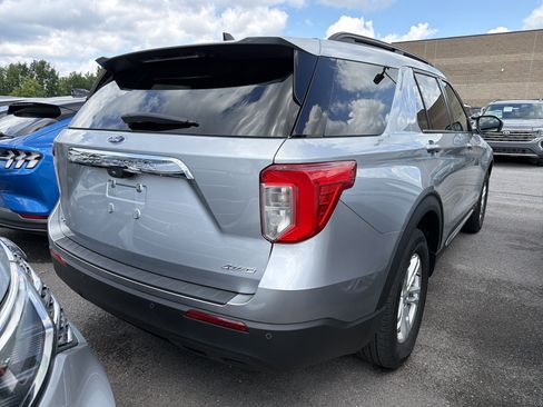 Used 2023 Ford Explorer XLT AWD/4WD image 6