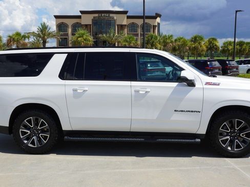 Used 2022 Chevrolet Suburban Z71 w/ Off-Road Capability Package AWD/4WD image 4