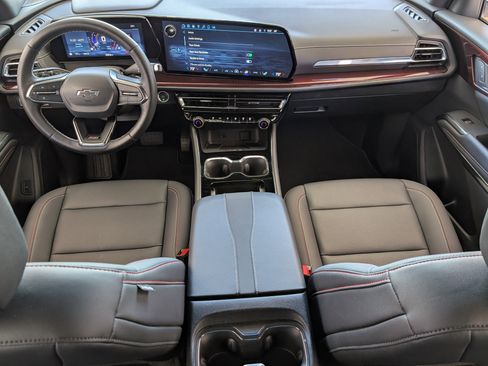 Used 2025 Chevrolet Traverse Z71 w/ Driver Confidence Package image 23