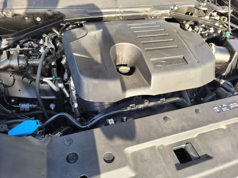 Used 2024 Land Rover Defender 110 S image 17