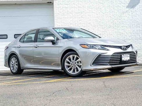 Used 2024 Toyota Camry LE w/ Convenience Package FWD image 2