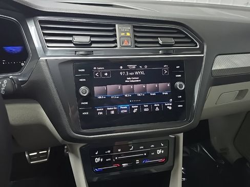 Used 2023 Volkswagen Tiguan SE R-Line AWD/4WD image 25