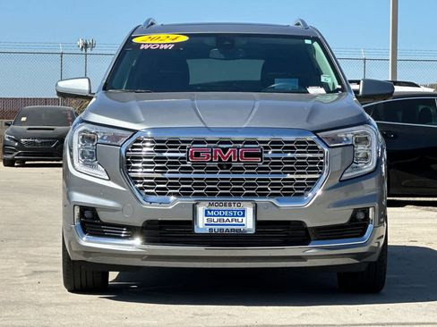 Used 2024 GMC Terrain Denali w/ Denali Premium Package AWD/4WD image 8