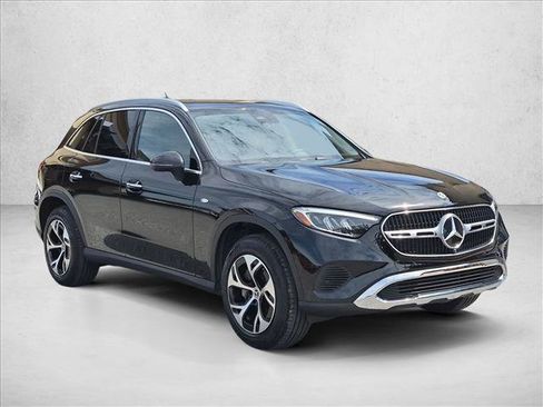 Certified 2025 Mercedes-Benz GLC 350e 4MATIC image 3