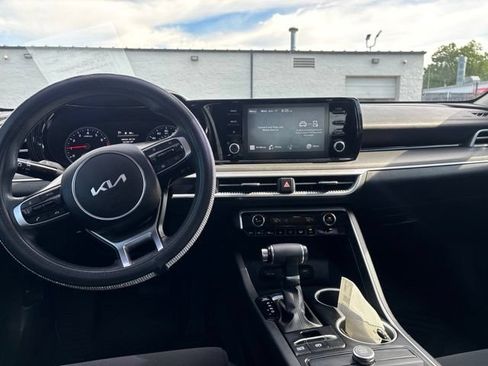 Used 2022 Kia K5 LXS FWD image 10