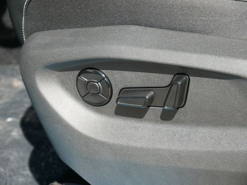 New 2025 Volkswagen Tiguan SE image 6