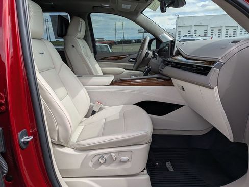 Used 2024 Cadillac Escalade ESV Sport Platinum w/ LPO, ONYX Package AWD/4WD image 24