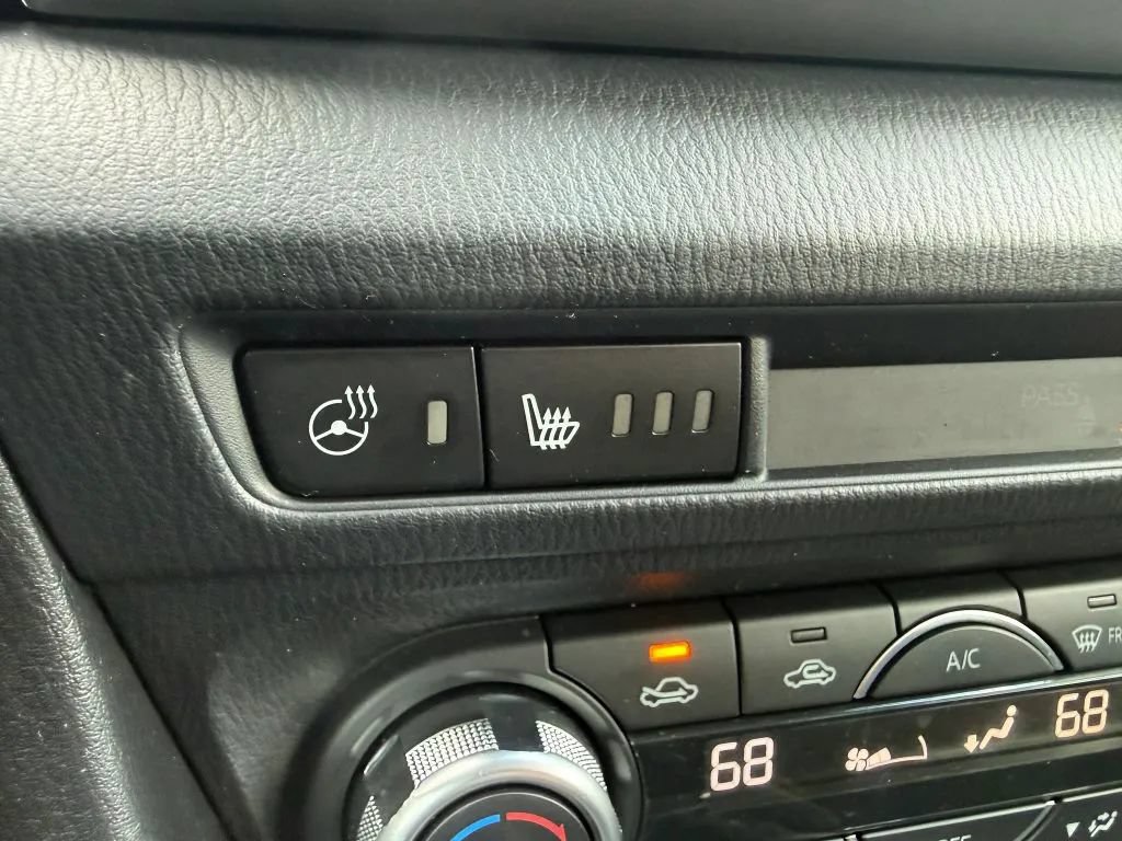 Used 2018 MAZDA MAZDA3 Grand Touring FWD image 21