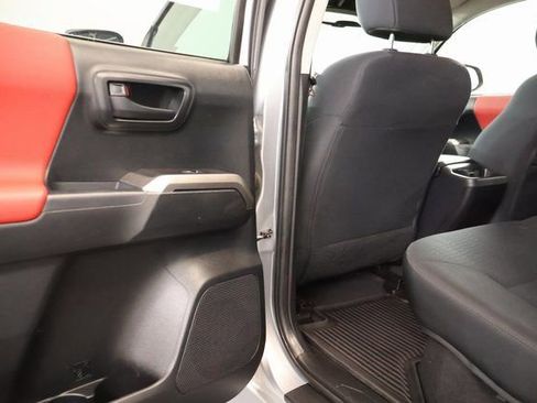 Used 2018 Toyota Tacoma SR5 image 27