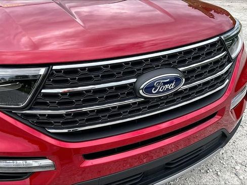 Used 2023 Ford Explorer XLT w/ Equipment Group 202A AWD/4WD image 30