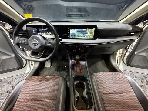 Used 2025 Nissan Kicks SR FWD image 20