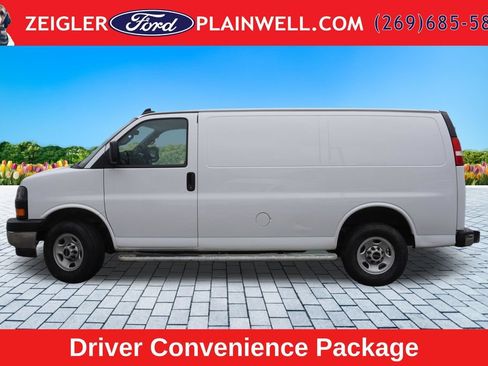 Used 2024 GMC Savana 2500 w/ Driver Convenience Package RWD image 2