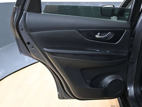 Used 2020 Nissan Rogue SL AWD/4WD image 38
