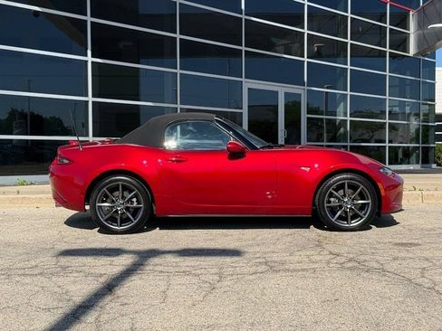 Used 2016 MAZDA MX-5 Miata Grand Touring RWD image 2