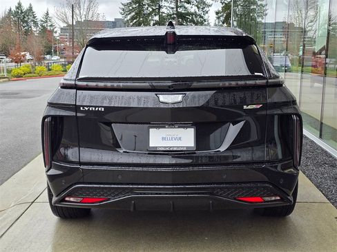 New 2026 Cadillac Lyriq V image 4