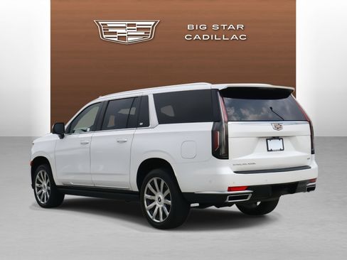 Used 2022 Cadillac Escalade ESV Premium Luxury Platinum image 3