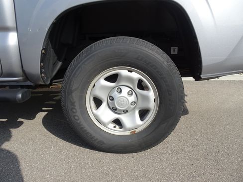Used 2020 Toyota Tacoma SR AWD/4WD image 7