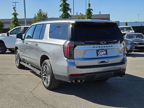 Used 2025 Chevrolet Suburban Z71 AWD/4WD image 5