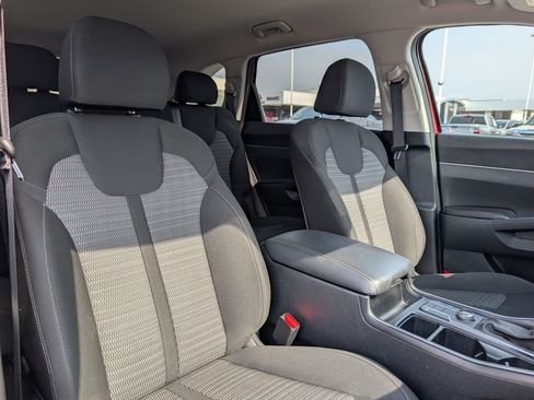 Used 2022 Kia Sorento LX AWD/4WD image 30