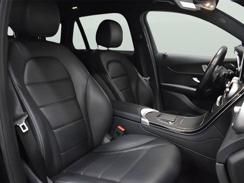 Used 2022 Mercedes-Benz GLC 300 4MATIC image 20
