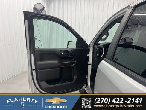 Used 2022 Chevrolet Silverado 1500 LT image 8