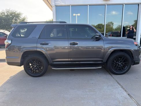 Used 2019 Toyota 4Runner Limited AWD/4WD image 4