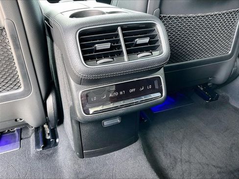 Used 2024 Mercedes-Benz GLS 450 4MATIC image 25