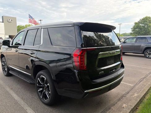 Used 2023 GMC Yukon SLT w/ SLT Premium Package AWD/4WD image 10