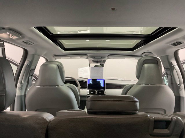 Used 2019 Lincoln Navigator Reserve AWD/4WD image 32