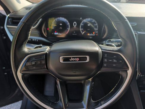 Used 2021 Jeep Grand Cherokee L Laredo w/ Luxury Tech Group I RWD image 18
