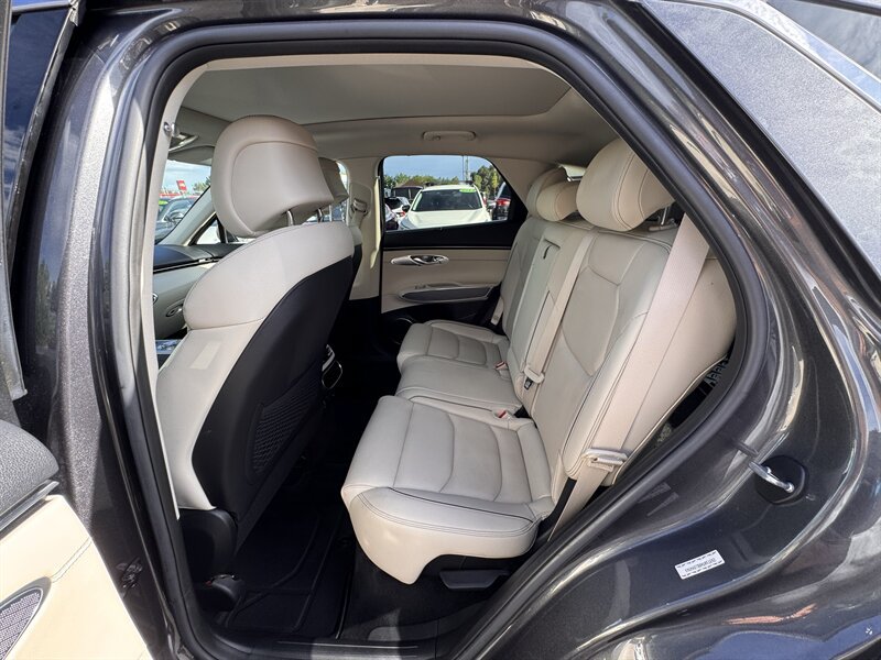 Used 2022 Genesis GV70 2.5T w/ Advanced Package AWD/4WD image 21