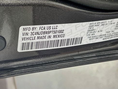 Used 2023 Jeep Compass Latitude AWD/4WD image 29