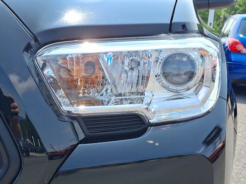 Used 2023 Toyota Tacoma SR AWD/4WD image 8