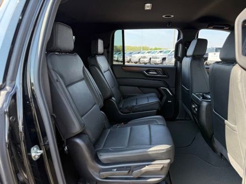 Used 2025 GMC Yukon XL Denali AWD/4WD image 19